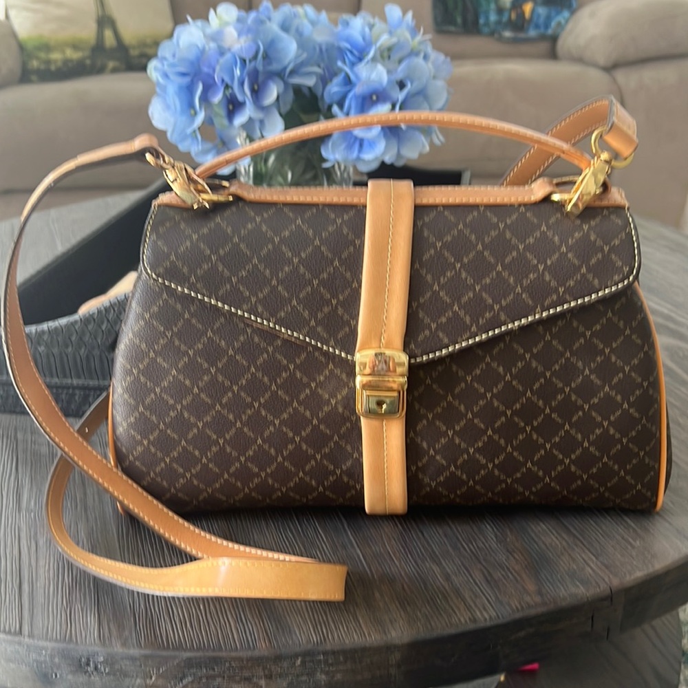 LA TOUR EIFFEL HANDLE AND CROSSBODY BAG